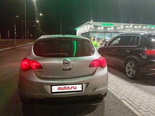2011 Opel Astra J, серебристый, 550000 рублей, вид 5
