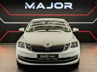 2019 Skoda Octavia III (A7) Рестайлинг, белый, 1765000 рублей, вид 2