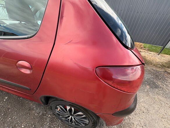 2004 Peugeot 206, красный, 100000 рублей - вид 14