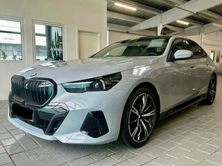 2025 BMW 5 серии 540d xDrive VIII (G60/G61/G68), серый, 12989000 рублей, вид 1