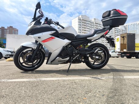 2011 Yamaha XJ6 (FZ6R), белый, 580000 рублей, вид 1