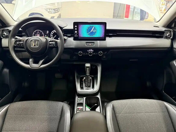 2022 Honda Vezel II, белый, 1700000 рублей - вид 17