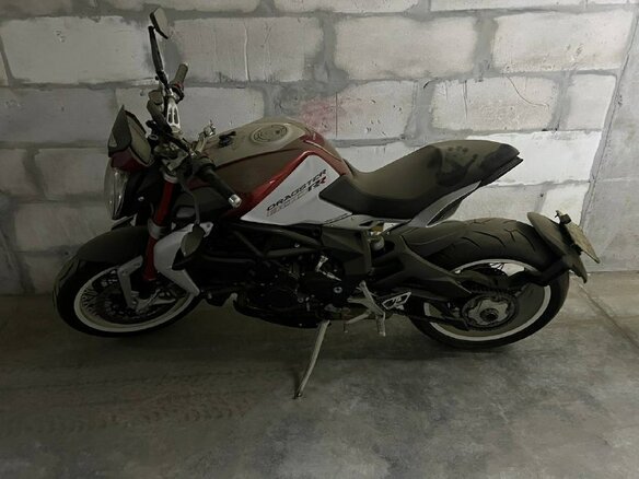 2016 MV Agusta Dragster 800, пурпурный, 700000 рублей
