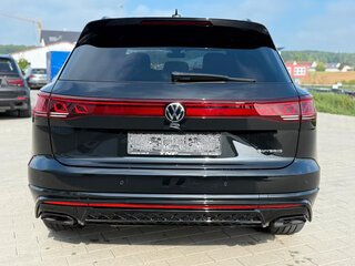 2026 Volkswagen Touareg R III Рестайлинг, чёрный, 13056000 рублей, вид 4