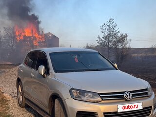 2011 Volkswagen Touareg II, серебристый, 2000000 рублей, вид 2