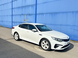 2019 Kia Optima IV Рестайлинг, белый, 1700000 рублей, вид 4