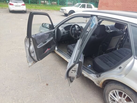 2000 Mazda 323 VI (BJ), серебристый, 120000 рублей - вид 6