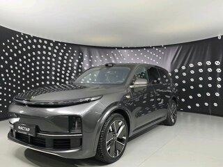 2026 Li Auto (Lixiang) L9 52.3 kWh I Рестайлинг, серый, 11990000 рублей, вид 4
