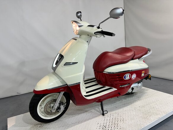 2019 Peugeot Django, красный, 210000 рублей - вид 15