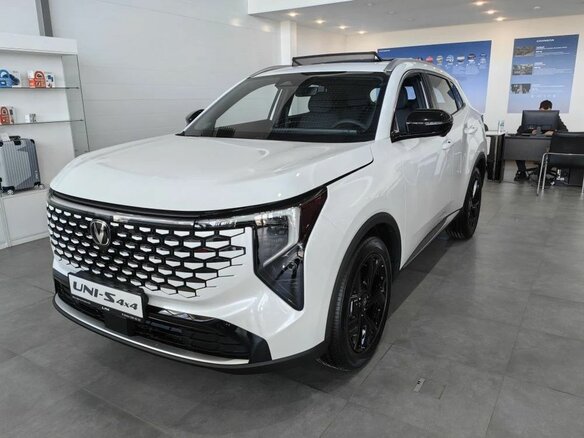 2026 Changan UNI-S I Рестайлинг, белый - вид 4