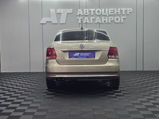 2017 Volkswagen Polo V Рестайлинг, бежевый, 1135000 рублей, вид 4