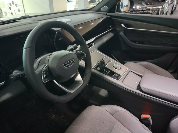2025 Geely Monjaro I, зелёный, 4899990 рублей - вид 15