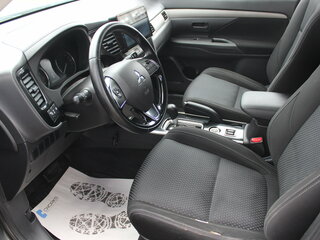 2017 Mitsubishi Outlander III Рестайлинг 2, серый, 1550000 рублей, вид 5