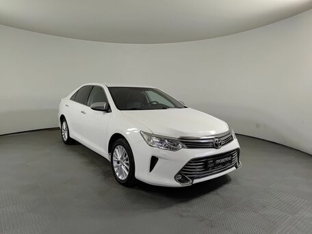 2014 Toyota Camry VII (XV50) Рестайлинг, белый, 2350000 рублей, вид 3