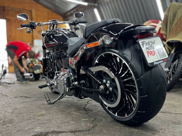2023 Harley-Davidson Breakout, чёрный, 2310000 рублей - вид 5
