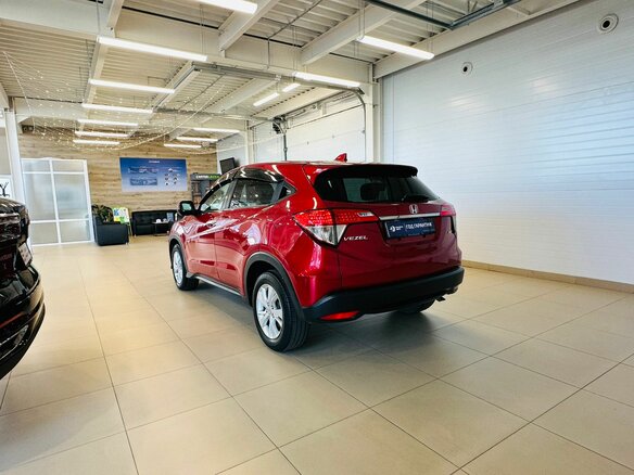 2018 Honda Vezel I Рестайлинг, красный, 1999900 рублей - вид 4
