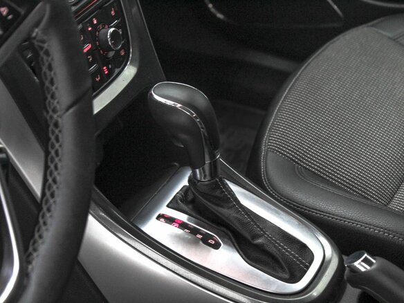 2012 Opel Astra J, красный - вид 21