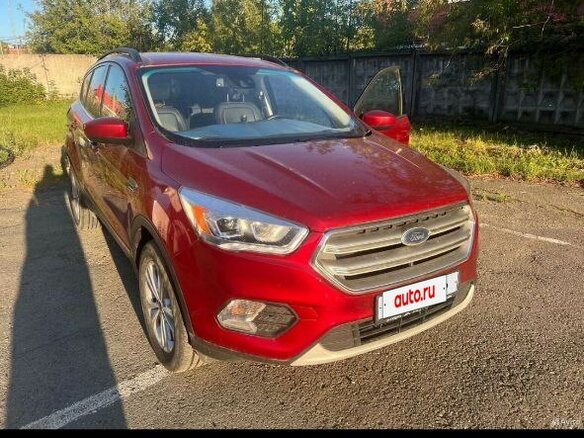 2019 Ford Escape III Рестайлинг, красный, 1820000 рублей - вид 8