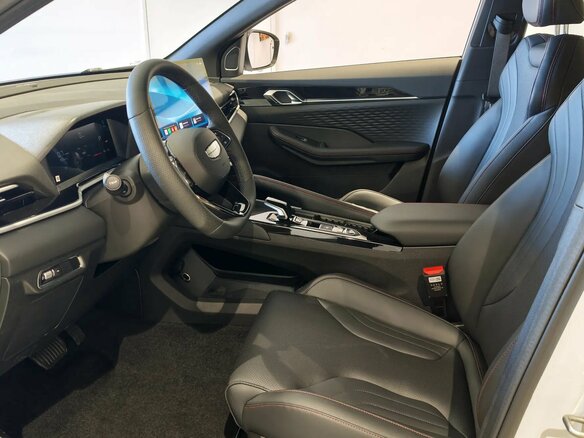 2026 Geely Coolray I Рестайлинг 2, белый, 2774990 рублей - вид 5