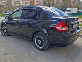 2010 Nissan Tiida I Рестайлинг, коричневый, 450000 рублей, вид 3