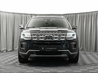 2018 Ford Explorer V Рестайлинг, чёрный, 2360000 рублей, вид 3
