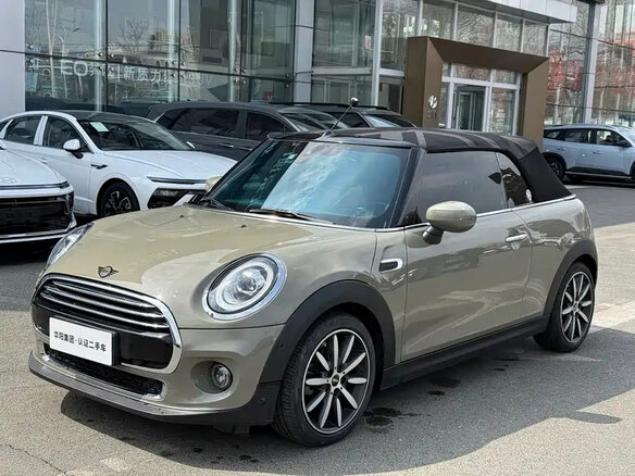 2019 Mini Cabrio Cooper III Рестайлинг, коричневый - вид 2