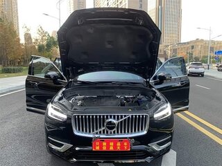 2022 Volvo XC90 II Рестайлинг 1, чёрный, 5250666 рублей, вид 4