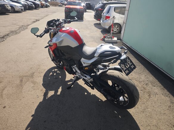 2020 BMW F 900 R, чёрный, 1000000 рублей - вид 15
