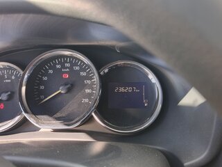 2015 Renault Logan II, бежевый, 450000 рублей, вид 3