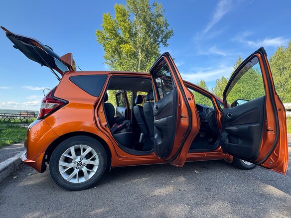 2018 Nissan Note e-Power II Рестайлинг, оранжевый, 1500000 рублей - вид 4