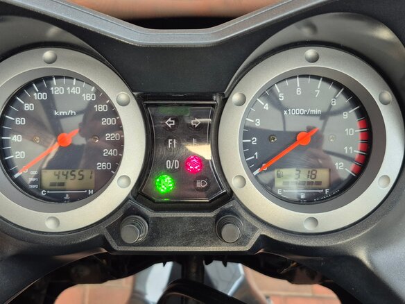 2004 Suzuki V-Strom 1000, серый, 530000 рублей - вид 9