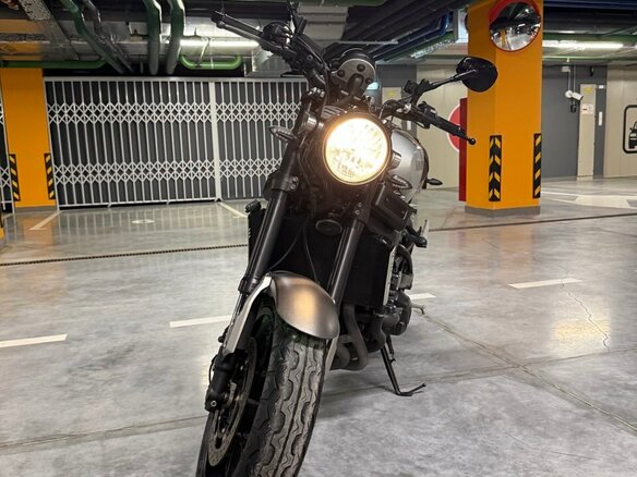 2019 Yamaha XSR900, серебристый, 860000 рублей
