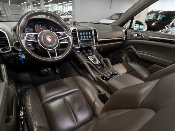 2017 Porsche Cayenne Diesel II Рестайлинг (958), белый, 4100000 рублей - вид 6