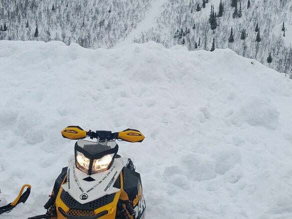 2011 BRP Ski-Doo MXZ X-RS 850, жёлтый, 550000 рублей - вид 3