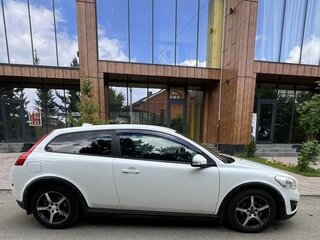 2010 Volvo C30 I Рестайлинг, белый, 750000 рублей, вид 4