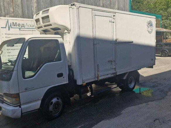 2001 Isuzu Elf (N-series), белый, 1100000 рублей - вид 1