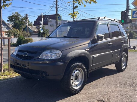 2013 Chevrolet Niva I Рестайлинг, коричневый, 650000 рублей, вид 3