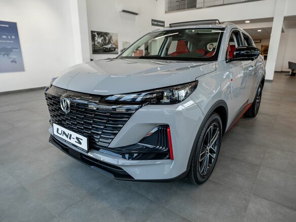 2025 Changan UNI-S I, серый, 3179900 рублей - вид 4