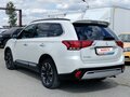 2022 Mitsubishi Outlander III Рестайлинг 3, белый - вид 3