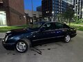 1998 Mercedes-Benz E-Класс 240 II (W210, S210), чёрный, 515000 рублей - вид 1