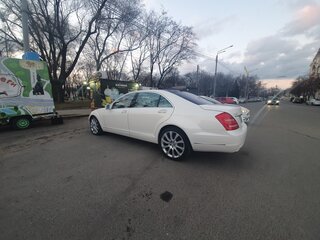 2012 Mercedes-Benz S-Класс 500 Long V (W221) Рестайлинг, белый, 6800000 рублей, вид 3