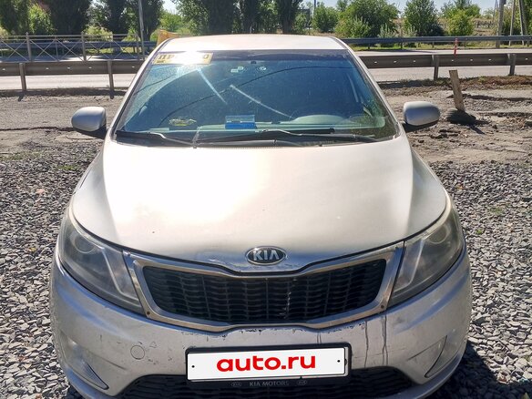2013 Kia Rio 5-speed III, серебристый, 850000 рублей