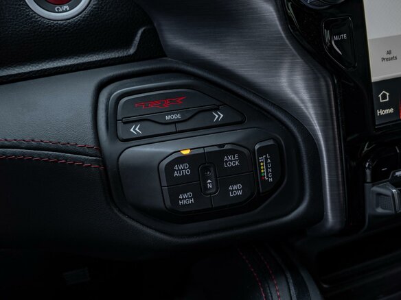 2022 Ram 1500 Crew Cab TRX V, красный - вид 24