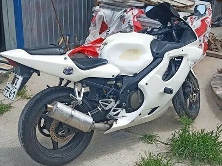 2002 Honda CBR 600F, белый, 450000 рублей, вид 1