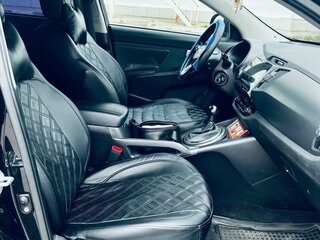 2011 Kia Sportage III, чёрный, 950000 рублей, вид 5