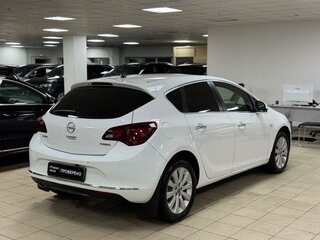 2013 Opel Astra J Рестайлинг, белый, 585000 рублей, вид 3