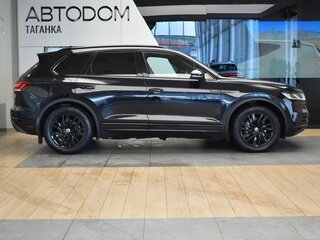 2021 Volkswagen Touareg III, чёрный, 5395000 рублей, вид 4