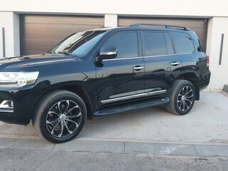 2016 Toyota Land Cruiser 200 Series Рестайлинг 2, чёрный, 6500000 рублей, вид 2