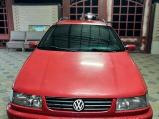 1993 Volkswagen Passat B4, красный, 280000 рублей, вид 5