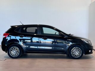 2016 Kia Rio III Рестайлинг, чёрный, 1082000 рублей, вид 4